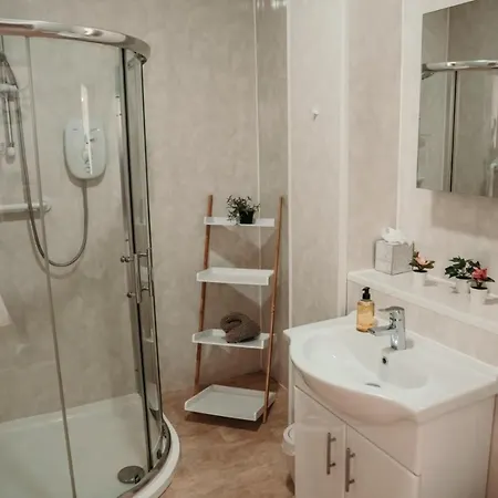 Apartment 6 Burnett By Prestige Sa